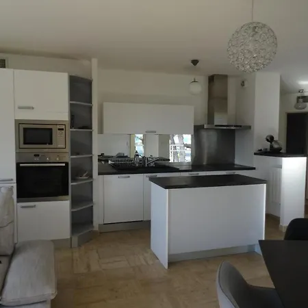 Appartamento Spacieux à Avec Piscine, Climatisation Et Wi-fi - Fr-1-335-156 Hyères