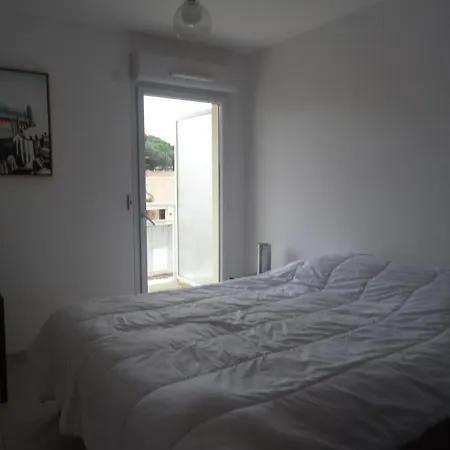 Apartment Spacieux A Avec Piscine, Climatisation Et Wi-fi - Fr-1-335-156 Hyeres