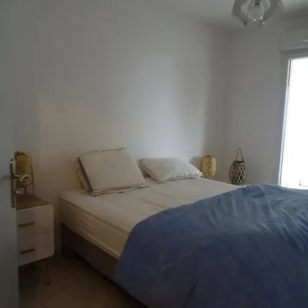 Apartment Spacieux A Avec Piscine, Climatisation Et Wi-fi - Fr-1-335-156