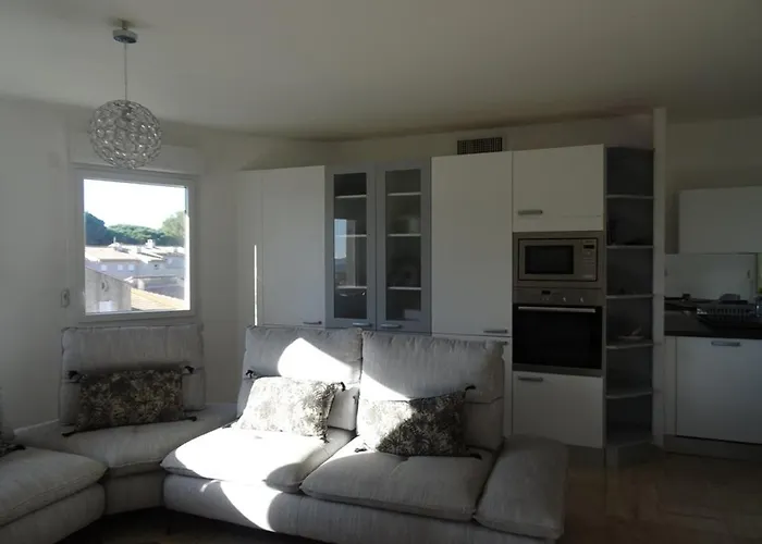 Apartment Spacieux A Avec Piscine, Climatisation Et Wi-fi - Fr-1-335-156 *